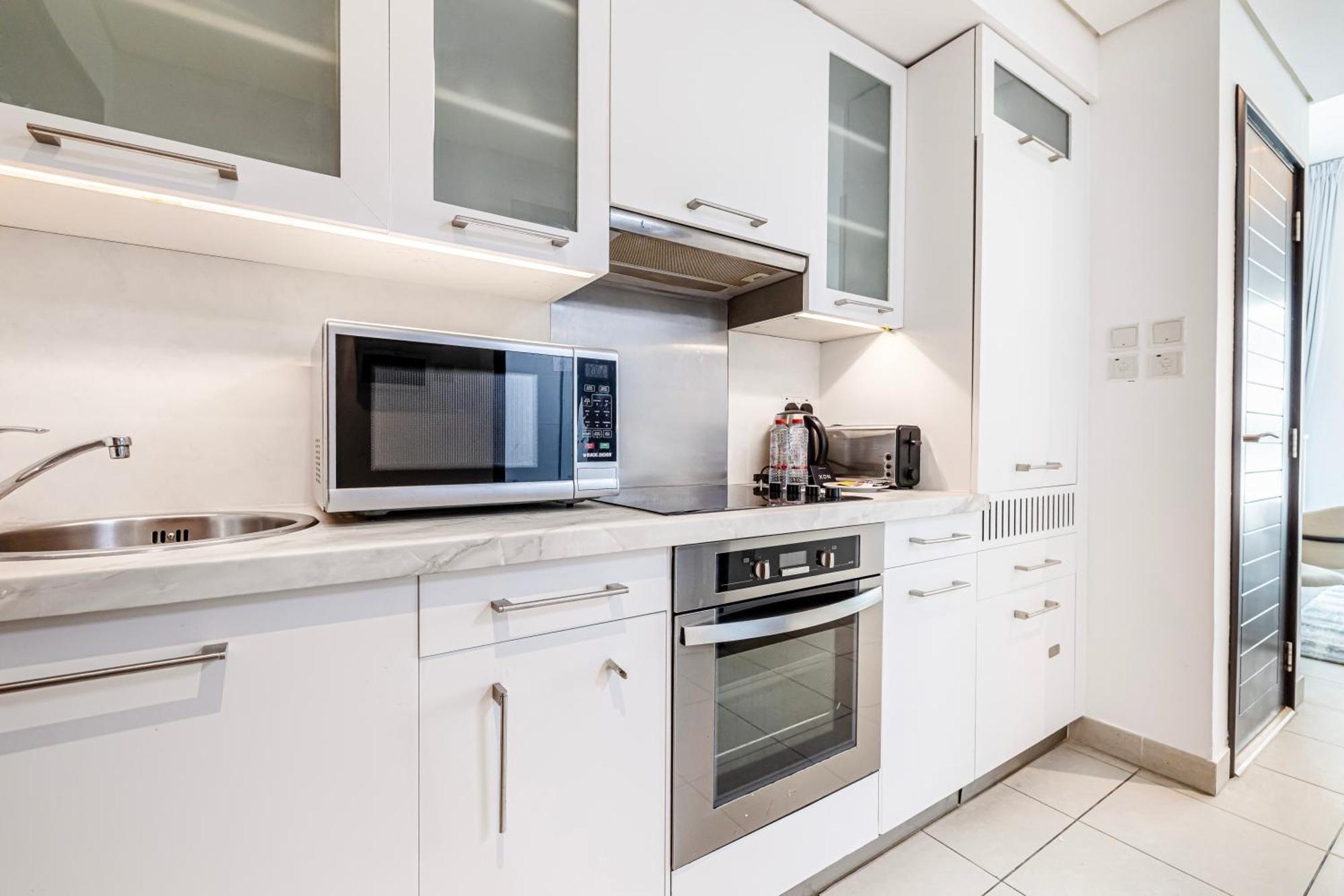 Studio Boulevard Central, City View, Downtown Apartment