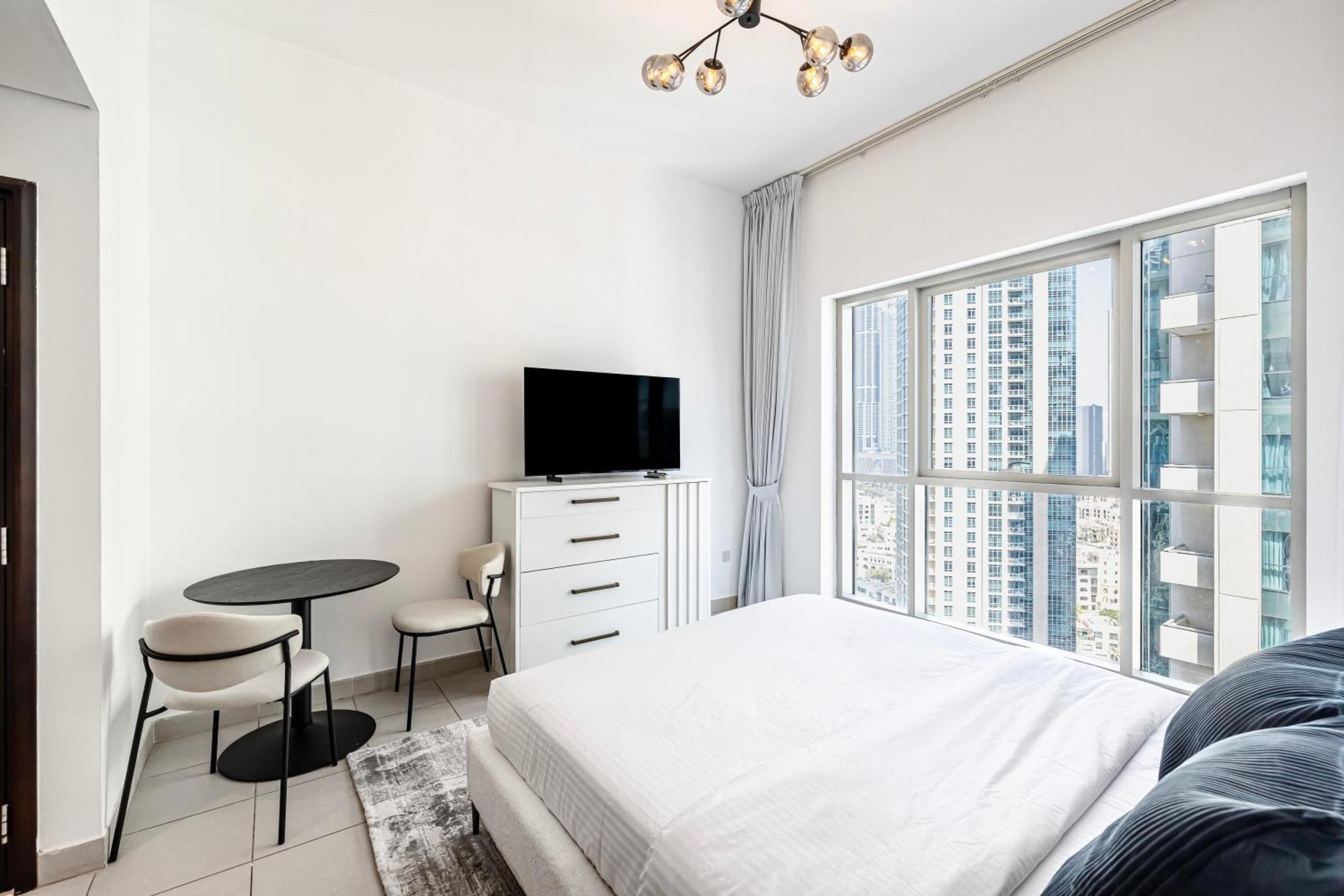 Studio Boulevard Central, City View, Downtown Apartment *